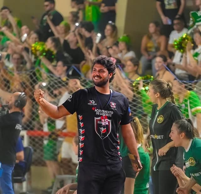 Yan Pizarro Treinador